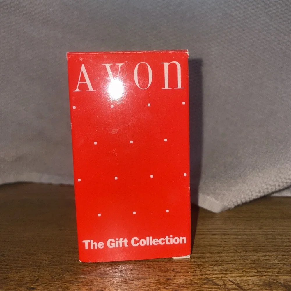Avon santa straw